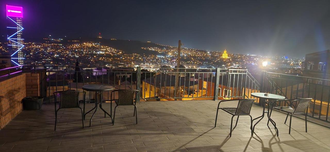 9 Borbalo Street Apartment With Terrace ティビリシ エクステリア 写真