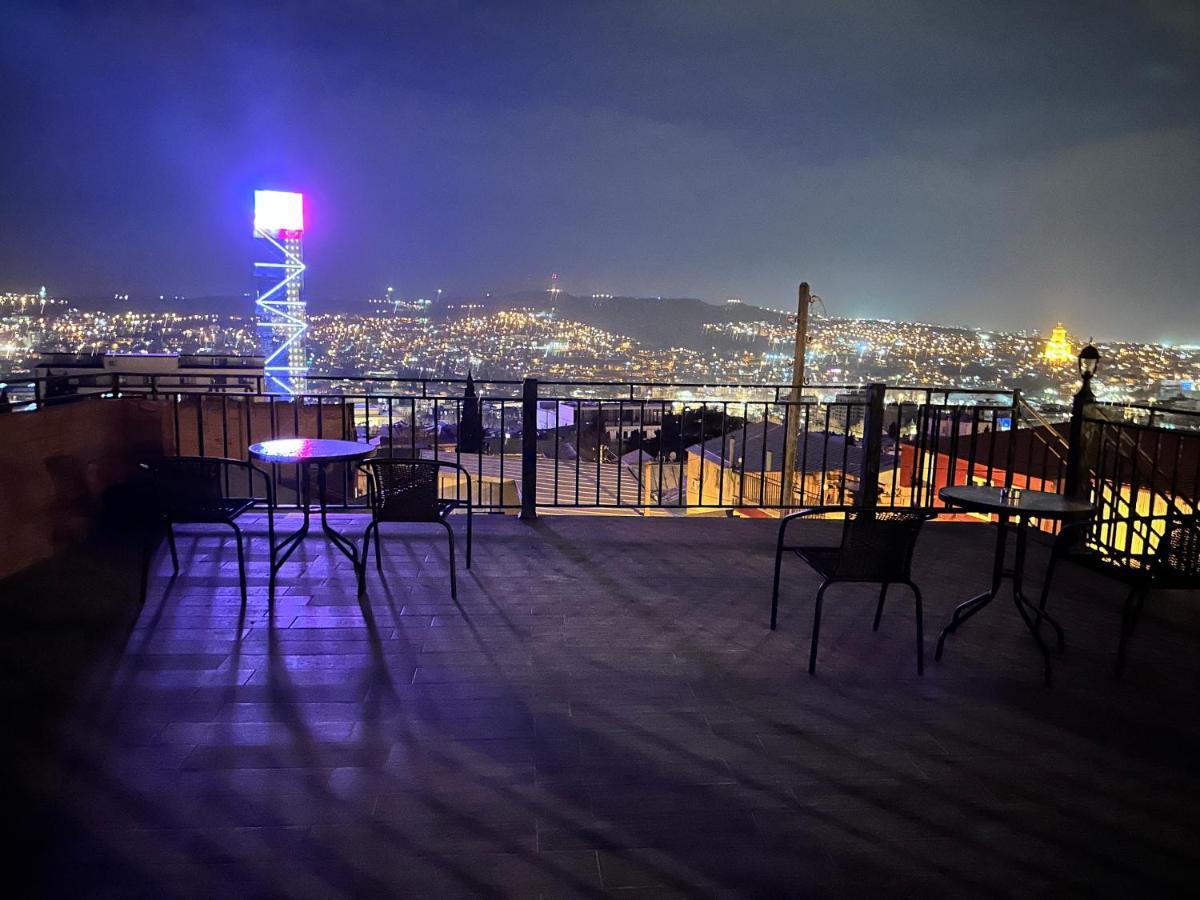 9 Borbalo Street Apartment With Terrace ティビリシ エクステリア 写真