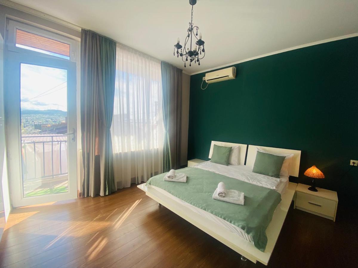 9 Borbalo Street Apartment With Terrace ティビリシ エクステリア 写真