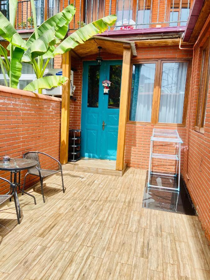 9 Borbalo Street Apartment With Terrace ティビリシ エクステリア 写真