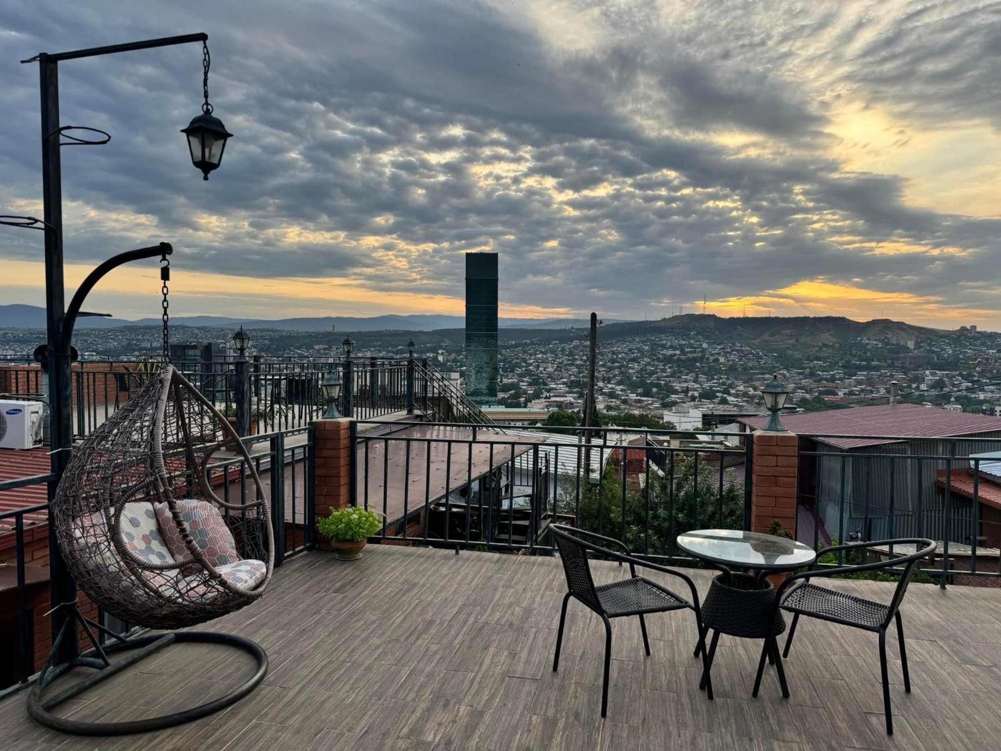 9 Borbalo Street Apartment With Terrace ティビリシ エクステリア 写真