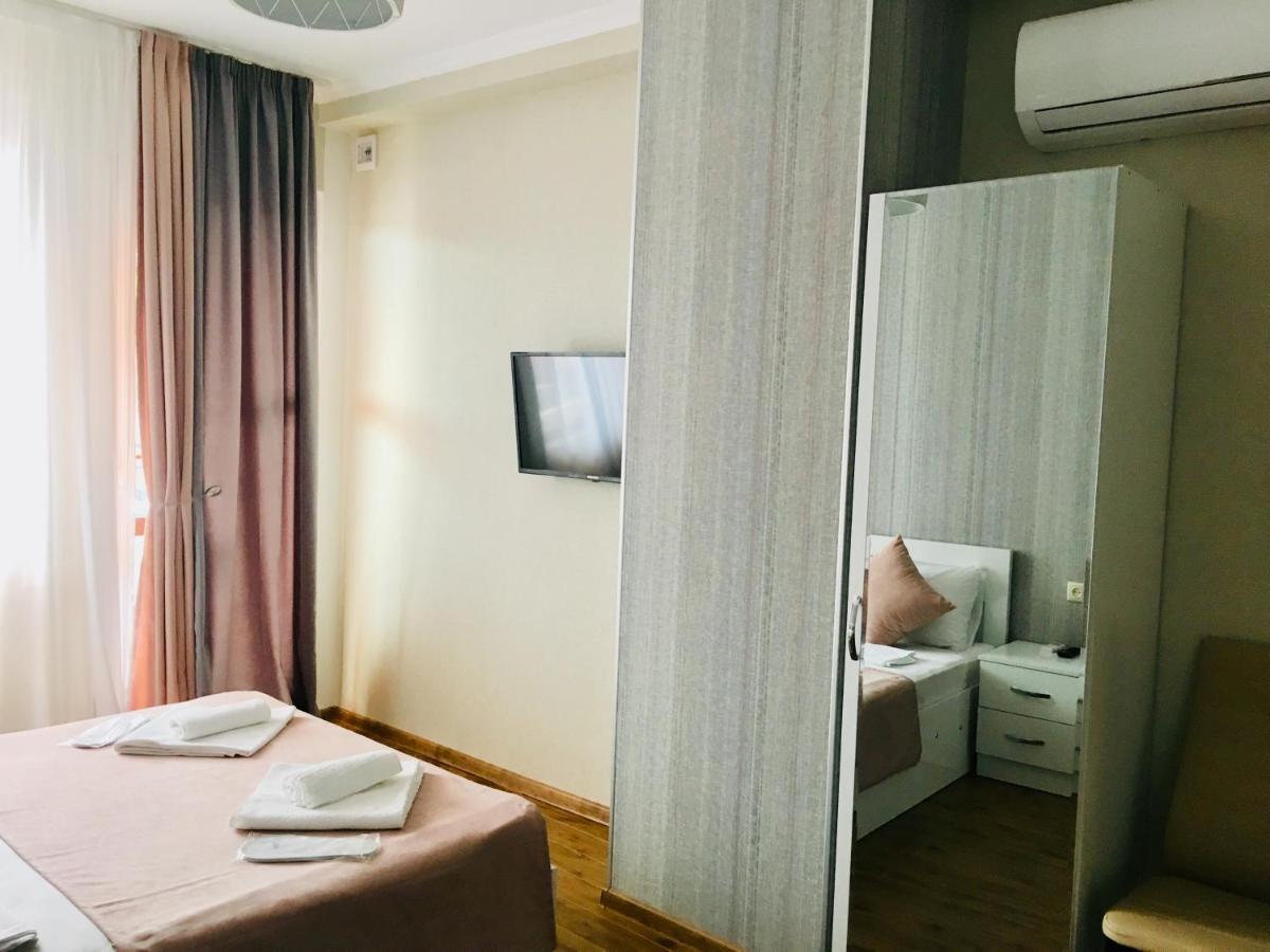 9 Borbalo Street Apartment With Terrace ティビリシ エクステリア 写真