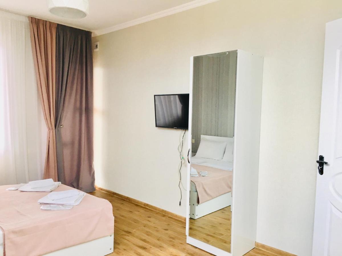 9 Borbalo Street Apartment With Terrace ティビリシ エクステリア 写真