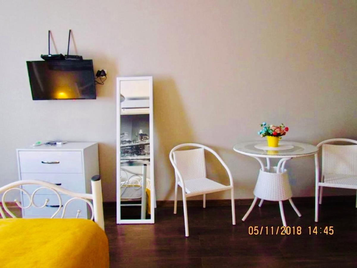 9 Borbalo Street Apartment With Terrace ティビリシ エクステリア 写真
