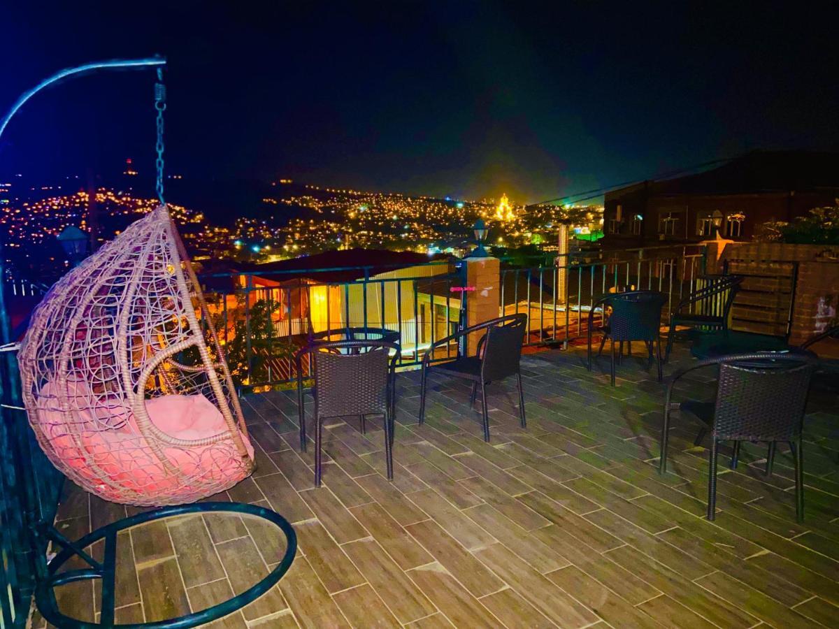 9 Borbalo Street Apartment With Terrace ティビリシ エクステリア 写真